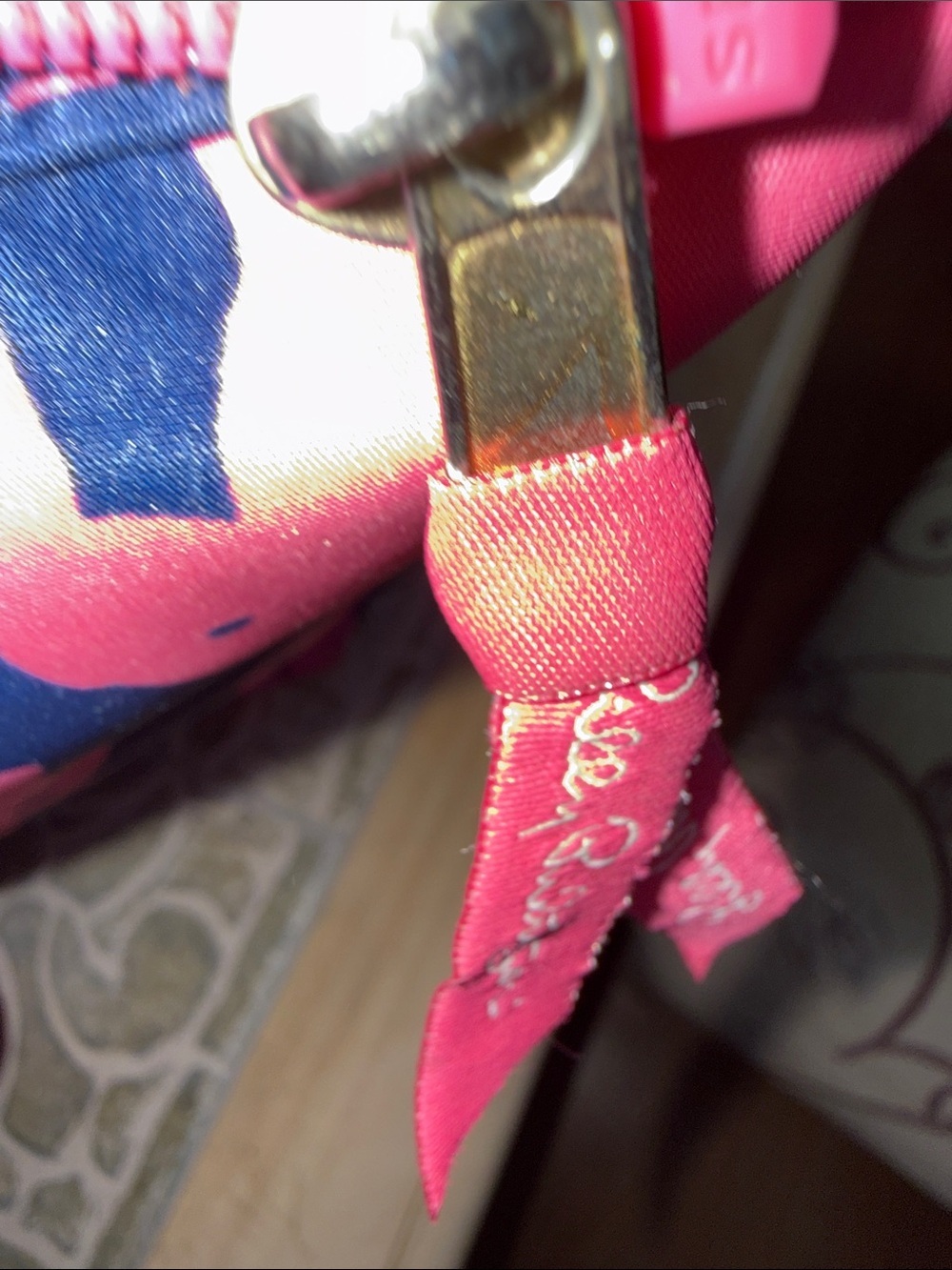 Lilly Pulitzer Navy and Pink Insulated Trunk Sun pattern. - Picture 6 of 6